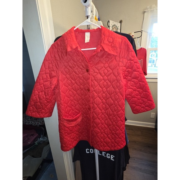The Unbranded Brand Jackets & Blazers - Red‎ Womens Size Medium Lingerie Quilted Bed Coat Machine Washable
